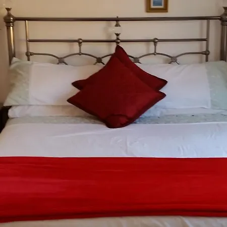 Couette-café The Plough 3*